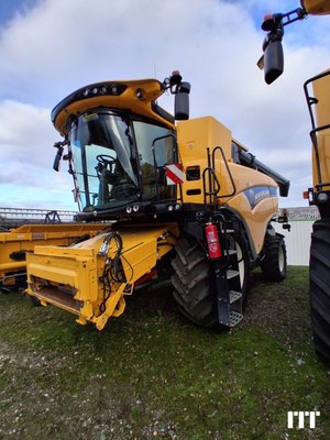 Combine harvester New Holland CX 8.70 - 1