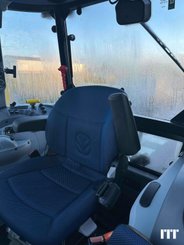 Farm tractor New Holland T5.120 - 14