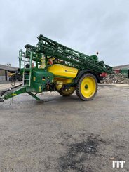 Trailed sprayer John Deere 944i - 1