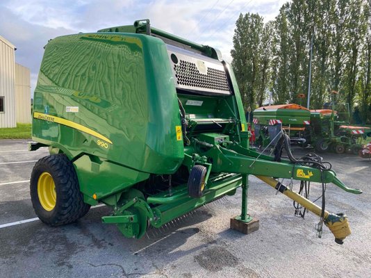 Round baler John Deere 990 - 1