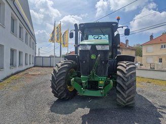 Farm tractor John Deere 7230 R - 2