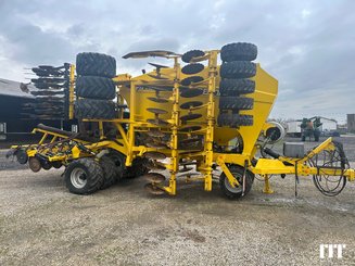 Seed drill BEDNAR OMEGA 6000 FERTI - 2