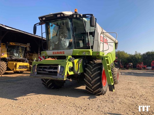 Combine harvester Claas LEXION 570 - 1