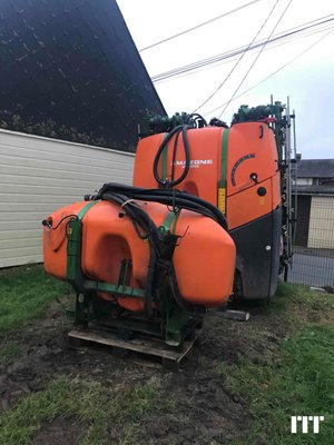 Mounted sprayer Amazone UF TWIN PREMIUM - 1