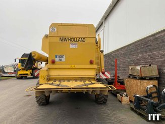Combine harvester New Holland TX 65 - 3