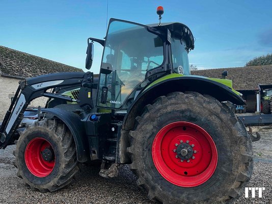 Farm tractor Claas AXION 810 T4F - 1