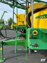 Trailed sprayer John Deere 732 - 8