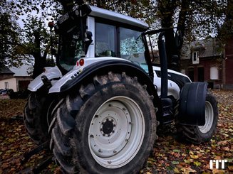 Farm tractor Valtra T213 - 1