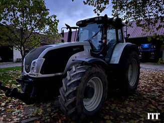 Farm tractor Valtra T213 - 4