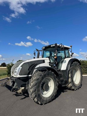 Farm tractor Valtra T213 - 1