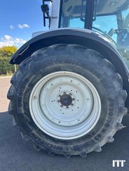 Farm tractor Valtra T213 - 10