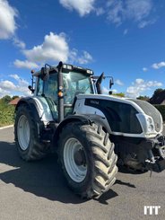 Farm tractor Valtra T213 - 1