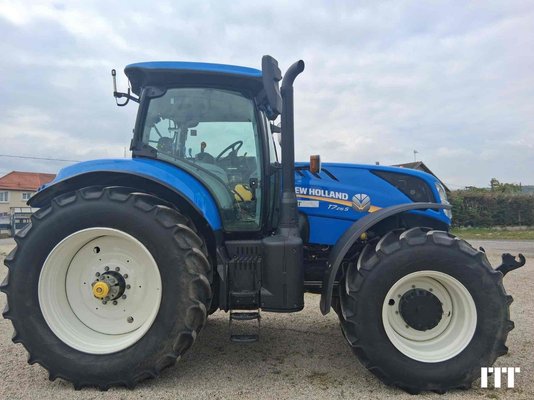 Farm tractor New Holland T7.215 S - 1