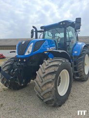 Farm tractor New Holland T7.215 S - 2