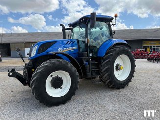 Farm tractor New Holland T7.230 - 1