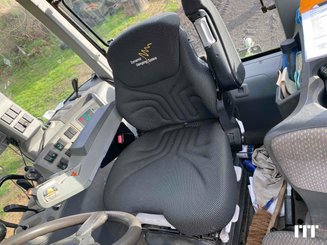 Farm tractor Claas AXION 810 - 10