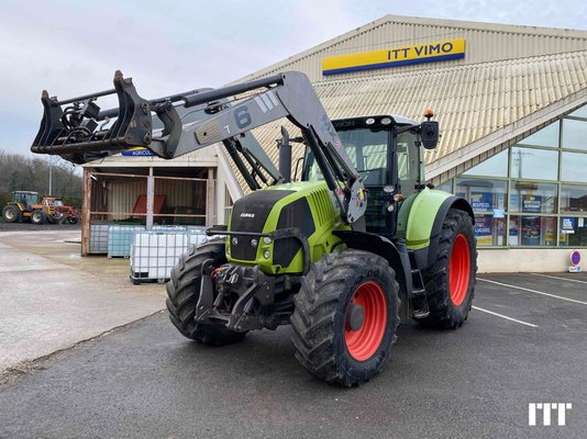 Farm tractor Claas AXION 810 - 1