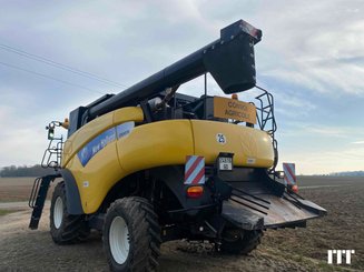 Combine harvester New Holland CR 9070 - 5