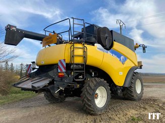 Combine harvester New Holland CR 9070 - 3