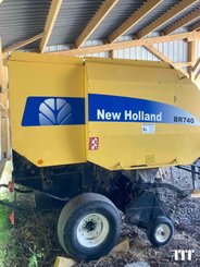 Round baler New Holland BR740A - 1