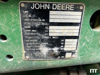 Farm tractor John Deere 6820 - 7