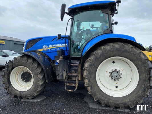 Farm tractor New Holland T7.230 SWII - 1