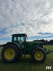 Farm tractor John Deere 6820 - 2