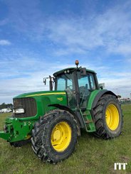 Farm tractor John Deere 6820 - 1