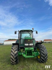 Farm tractor John Deere 6820 - 1