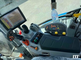 Farm tractor New Holland T6.160 - 13