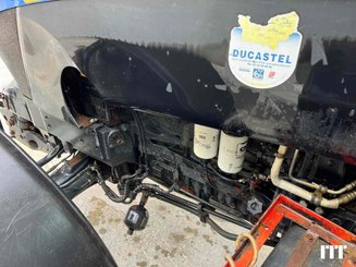 Farm tractor New Holland T6070 - 6