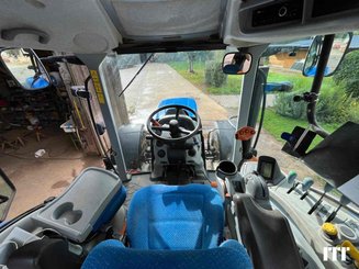 Farm tractor New Holland T6070 - 8