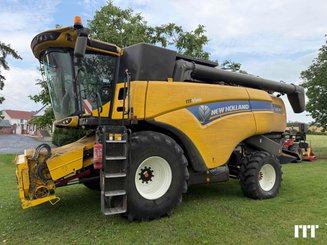 Combine harvester New Holland CX 8.80 - 1