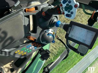 Farm tractor Fendt 716 - 13