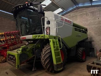 Combine harvester Claas LEXION 760 - 1