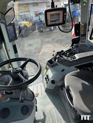 Farm tractor Claas AXION 800 - 10