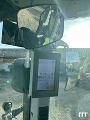 Farm tractor Claas AXION 800 - 14