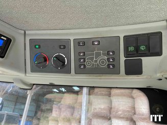 Farm tractor Claas AXION 800 - 8