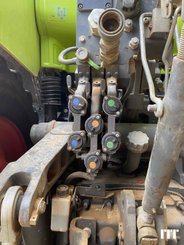 Farm tractor Claas AXION 800 - 12