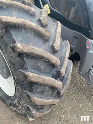 Farm tractor Valtra S274 - 13