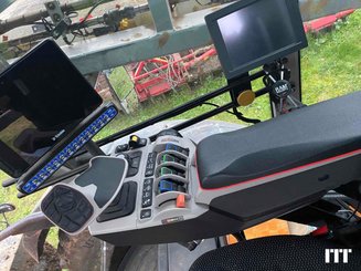 Farm tractor Valtra S274 - 10