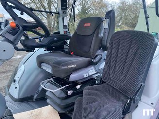 Farm tractor Valtra S274 - 6