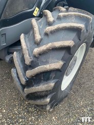 Farm tractor Valtra S274 - 14