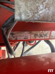 Fertiliser spreader Kuhn AXIS 50.1 - 4